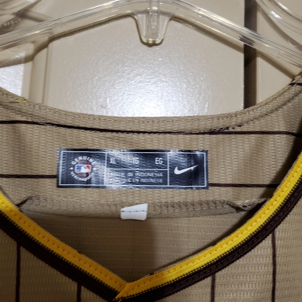 San Diego Padres Fernando Tatis Jr Jersey - Picture 3 of 5